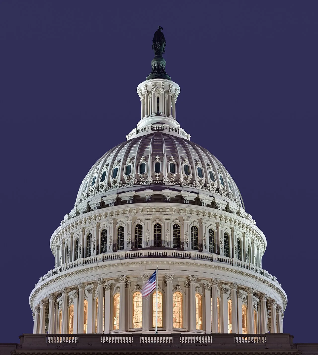 De koepel van het Amerikaanse Capitool, de zetel van het Congres dat de sanctiewet tegen Rusland aannam