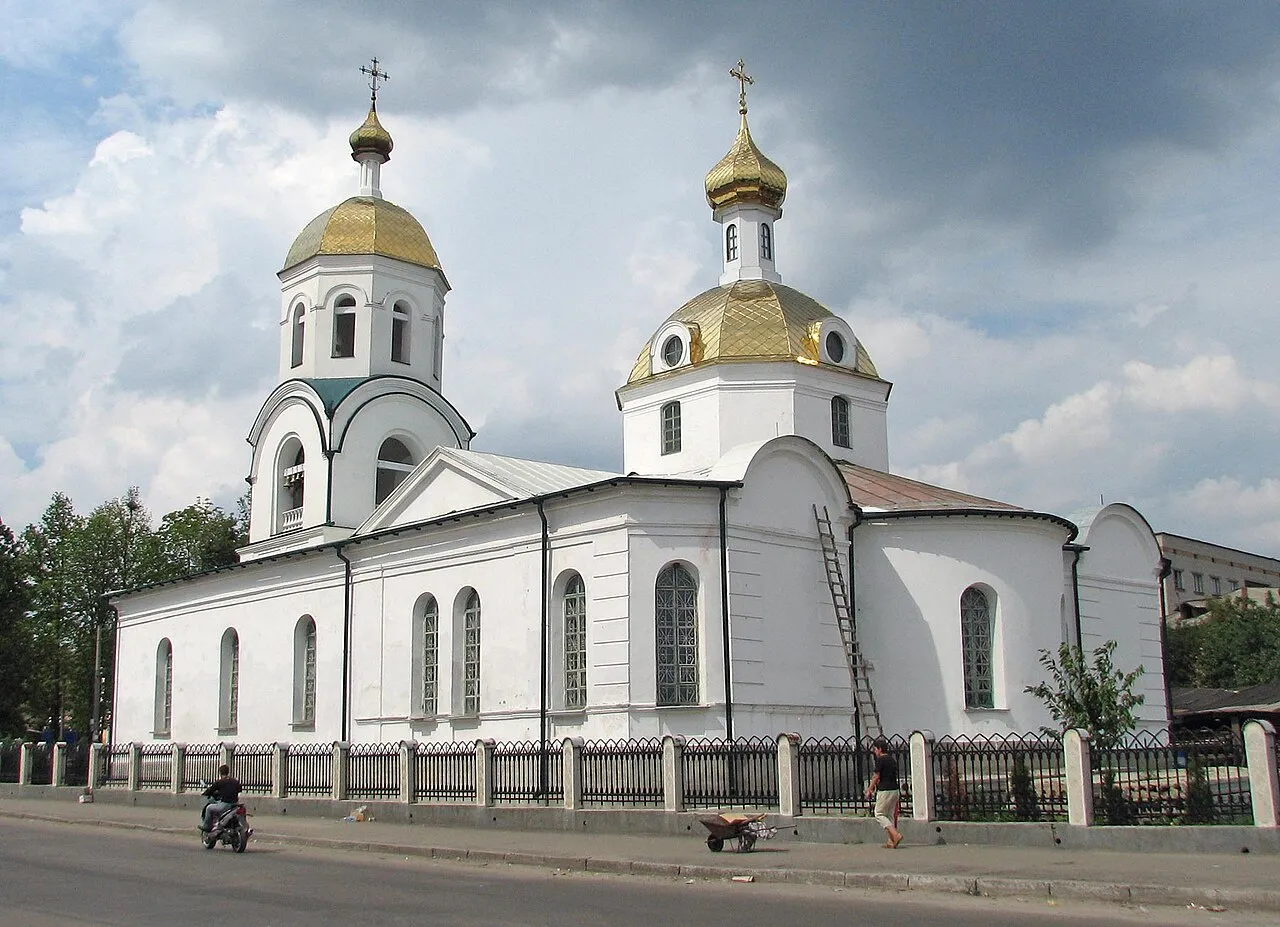 De Mykolaïvka-kathedraal in Oeman, Oekraïne, de stad die werd getroffen door een Russische drone-aanval.